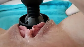 Masturbation Intense D'Une Milf Éjaculatrice